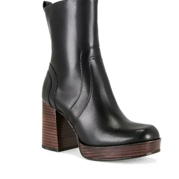 Steve Madden Black Ankle Booties with Tan Heel - Picture 3 of 13